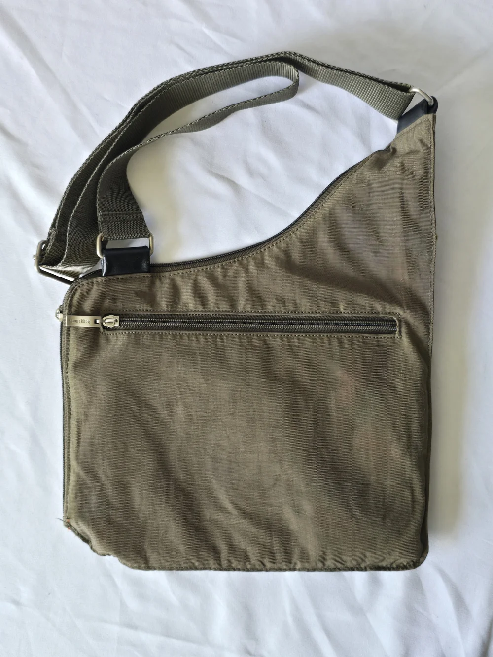 Baggallini Olive Green Sling Crossbody Bag Excellent Condition